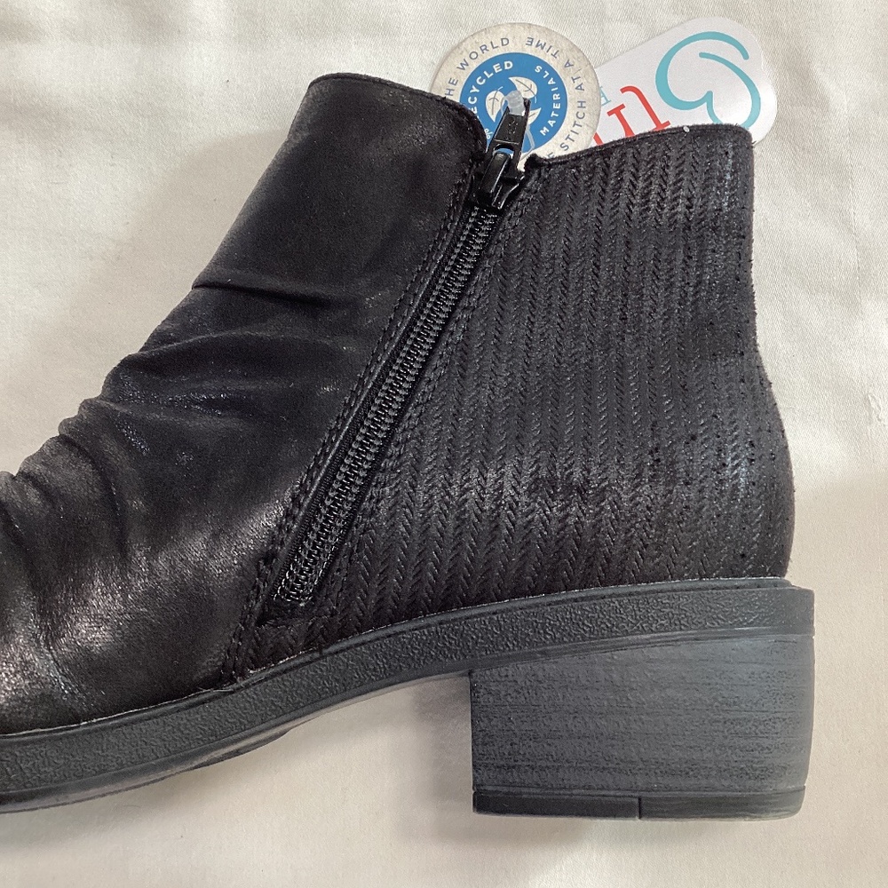 NWT Baretraps Stevie ankle boot - Picture 8 of 16